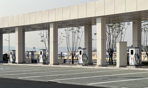 最新の企業ニュース ドア®は中国南西部の初の三重充電マトリックスを設立:スーパー充電+定期充電+便利なチャ