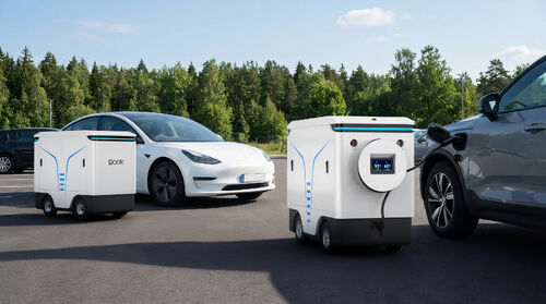 最新の企業ニュース 駐車場の充電の難問を解く：私たちのモバイルロボットは、「ICEing」が発生した場合、どのように自動的に車両を見つけて充電するのか？